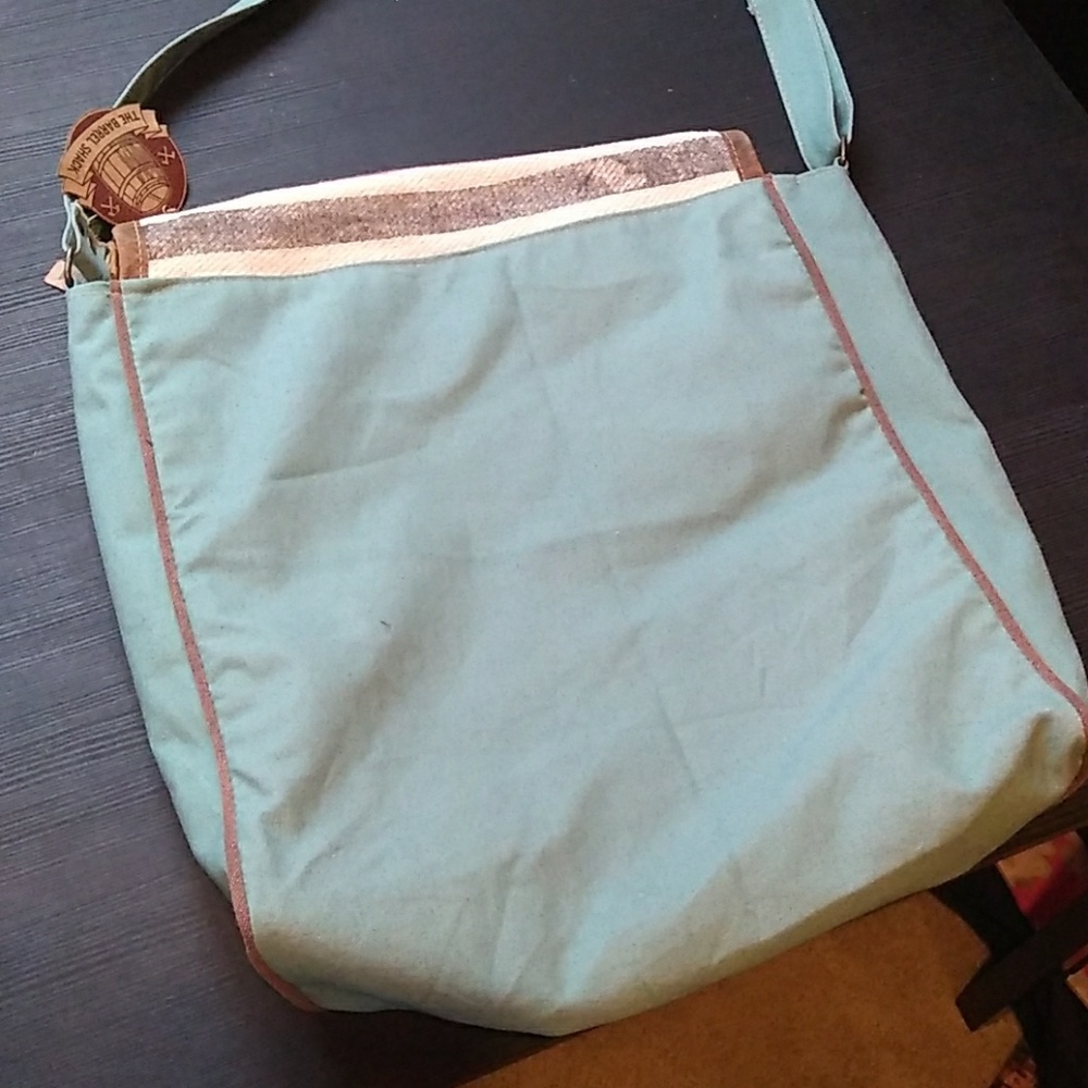The barrel shack bag - Picture 4 of 7